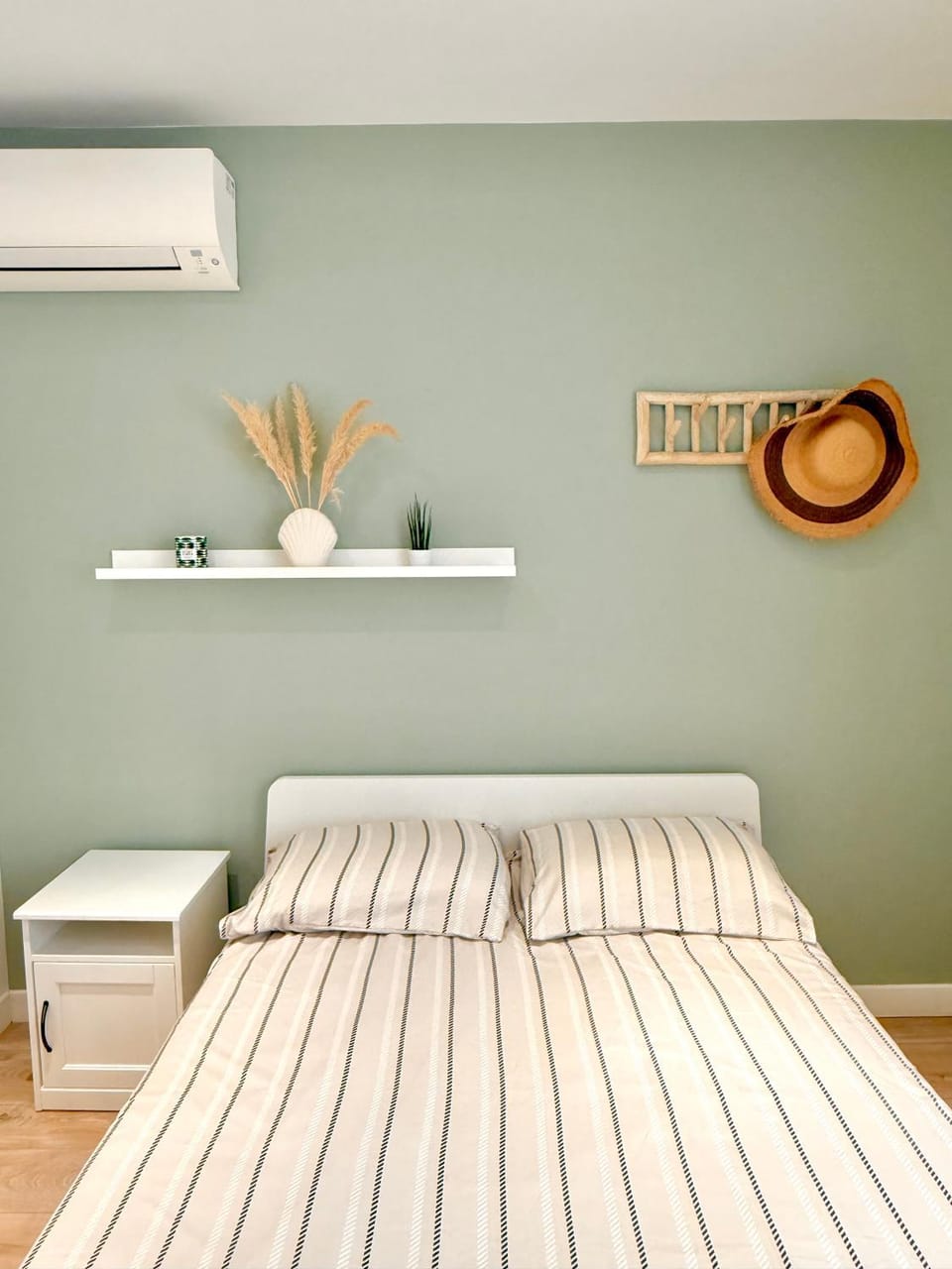 "Le Nid Douillet" 6 personnes de 60m2 au coeur de ville avec terrasse, parking gratuit Apartment in Saint-Raphael