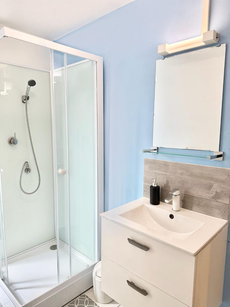 Shower, Bathroom