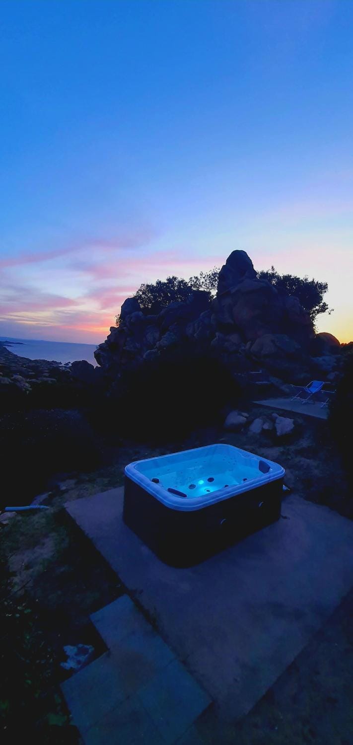 Hot Tub, Hot Tub