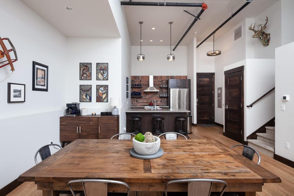 Dining area, kitchen