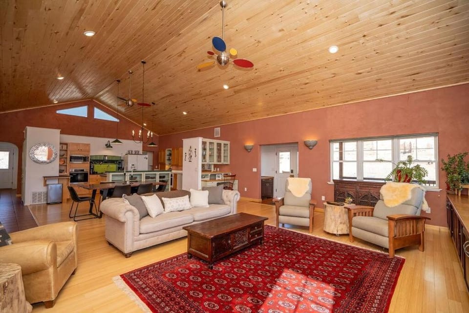 The Retreat at Calf Canyon House in Bluff