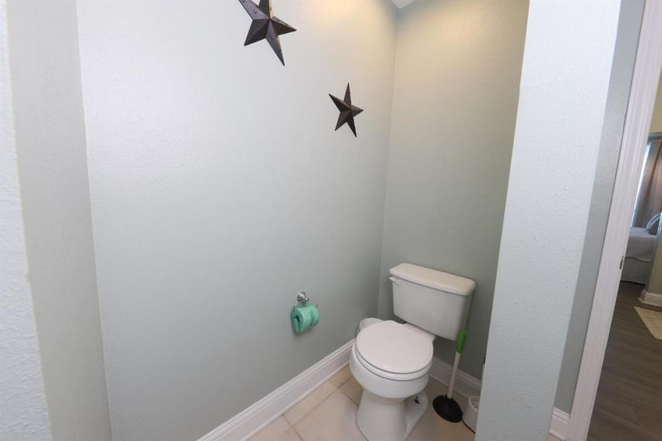 Lighthouse 715 3 Bed, 3 Bath - 3 Pools Right on Beach Walk to Hangout Apartment in Gulf Shores