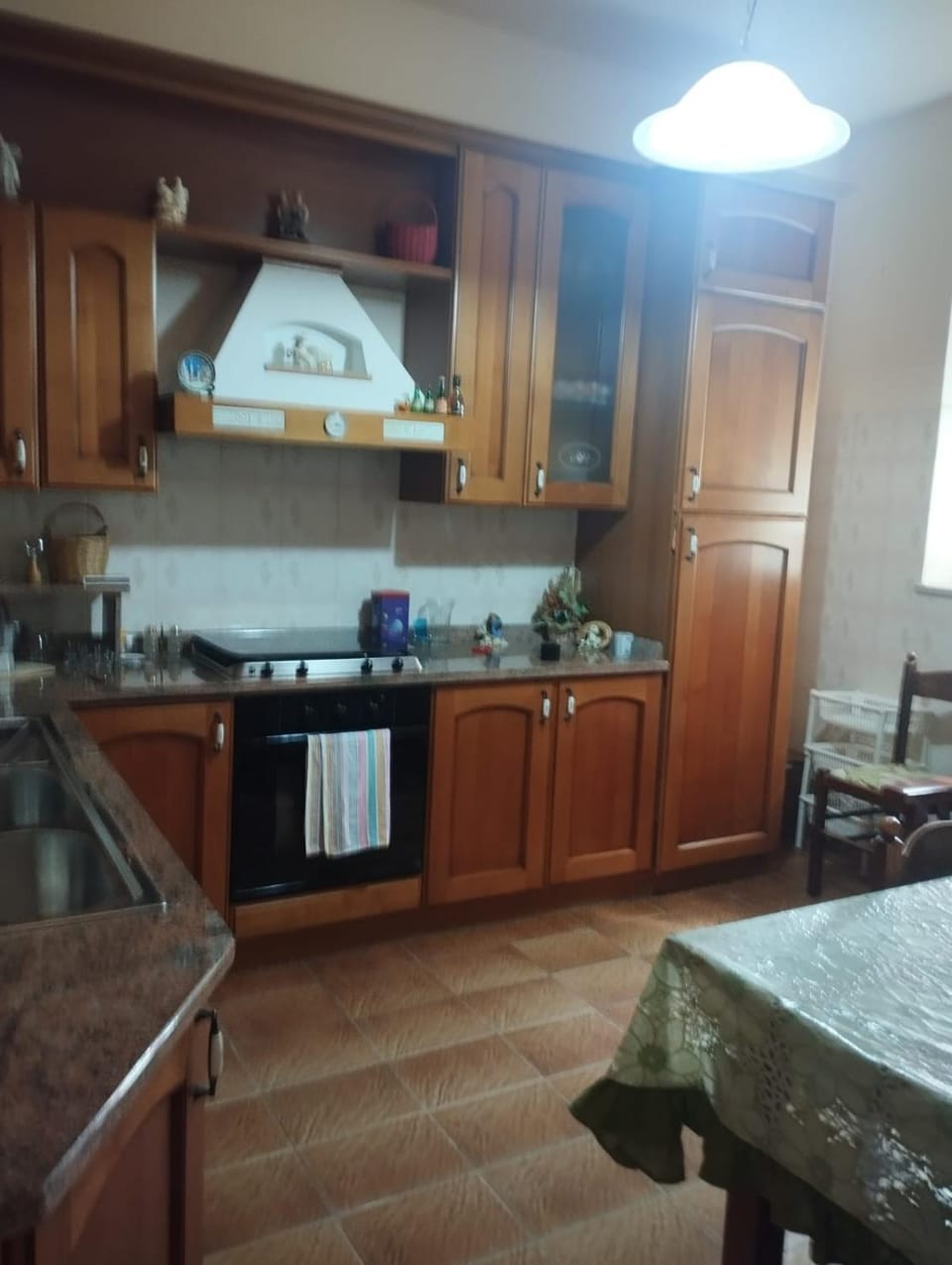 Kitchen or kitchenette, Dining area, stove