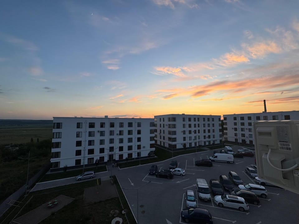 Property building, Day, City view, Location, Sunset, Parking