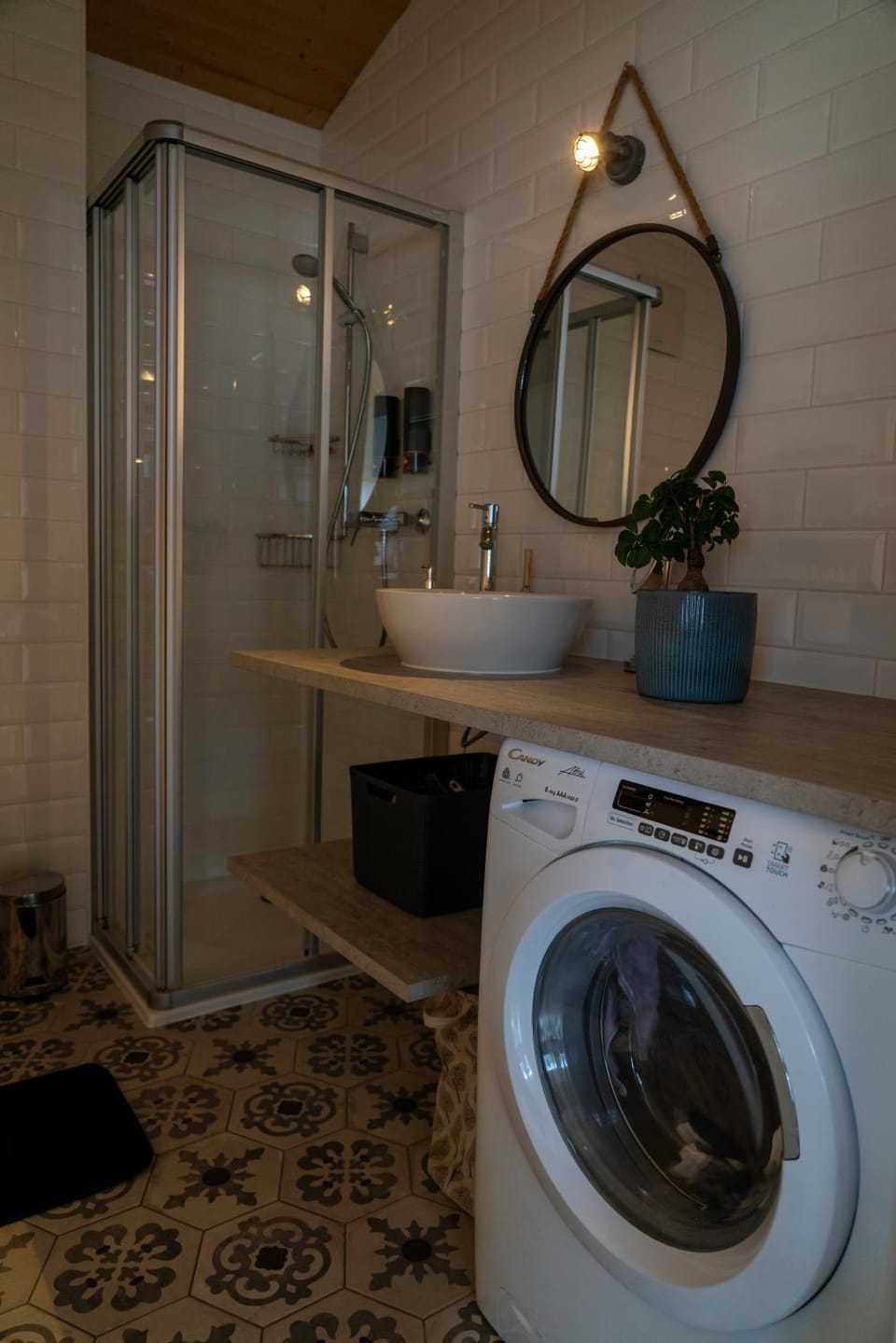 Bathroom, towels, washing machine, dryer