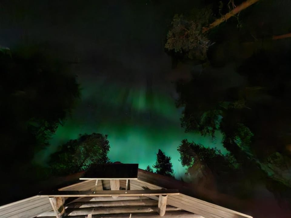 Traditional Lakeside Cabin Cabin in Lapland