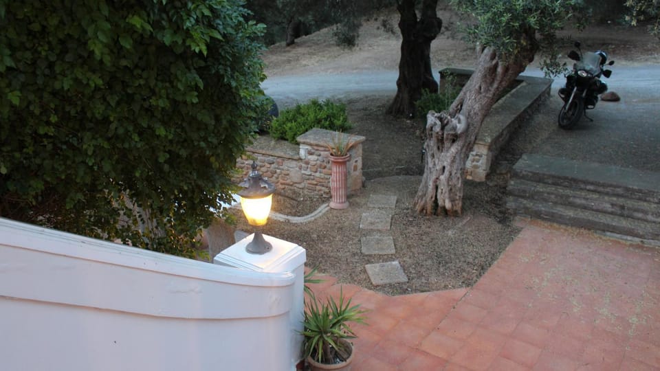 Garden view, Parking