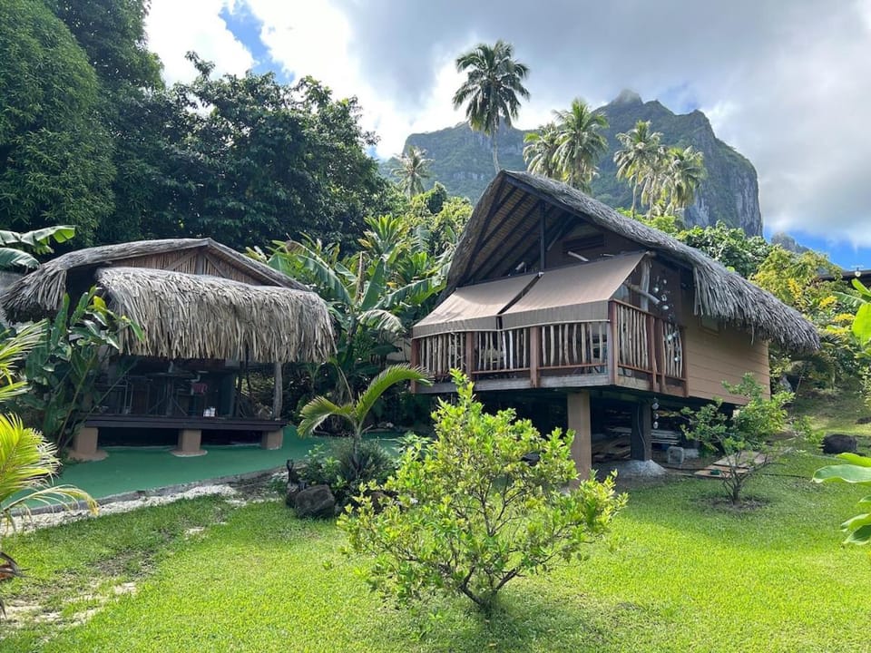 Landing One Lodge Chalet in Bora-Bora