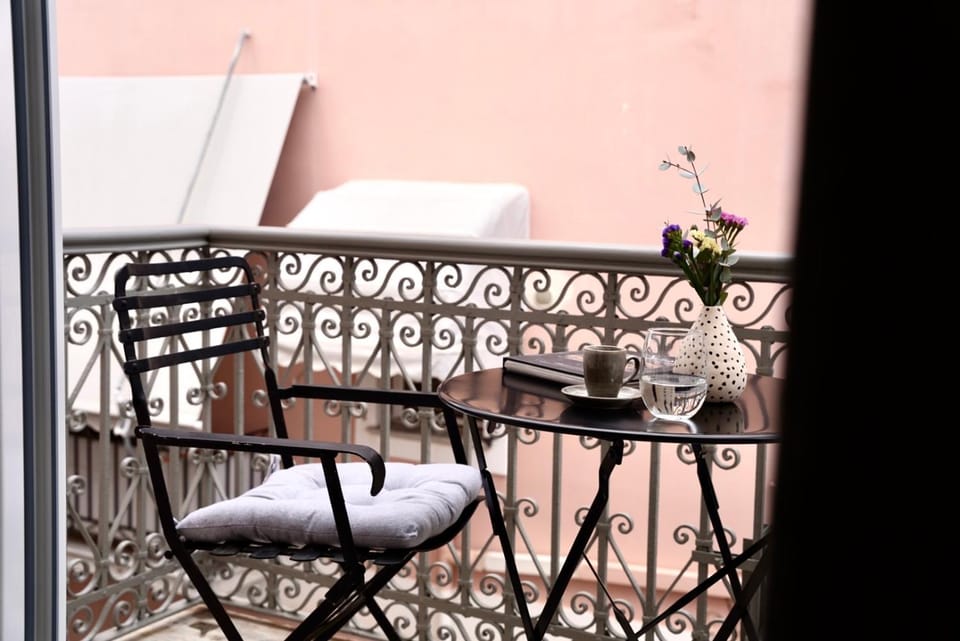 Day, Balcony/Terrace, Seating area