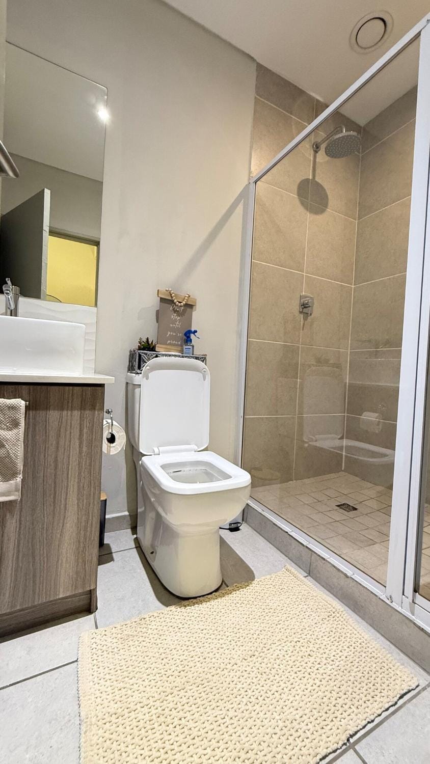 One bedroom Executive Apartment, Rosebank , Johannesburg Apartment in Johannesburg