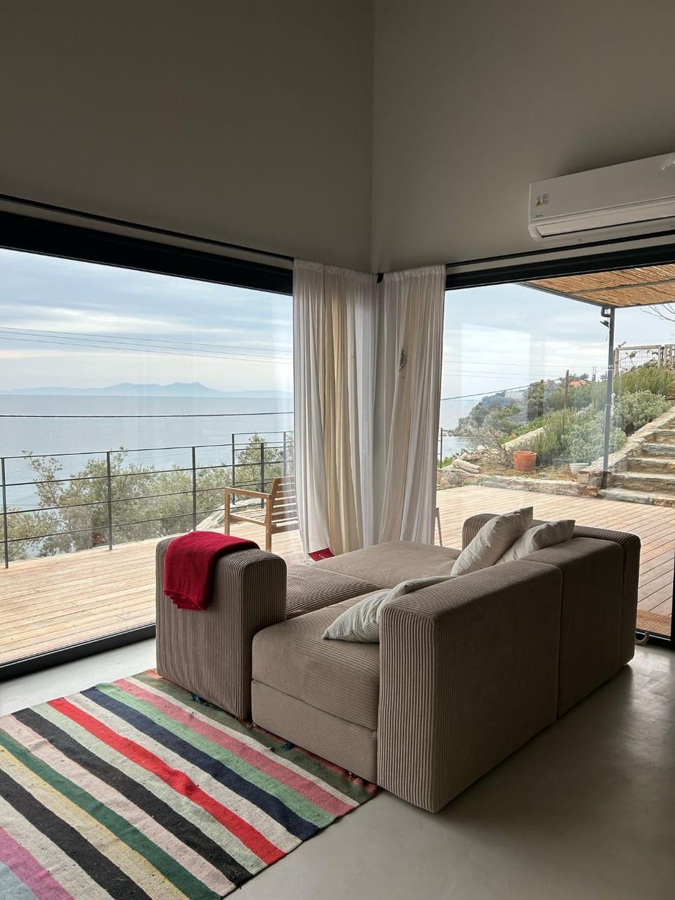 View (from property/room), Balcony/Terrace, Seating area, Sea view