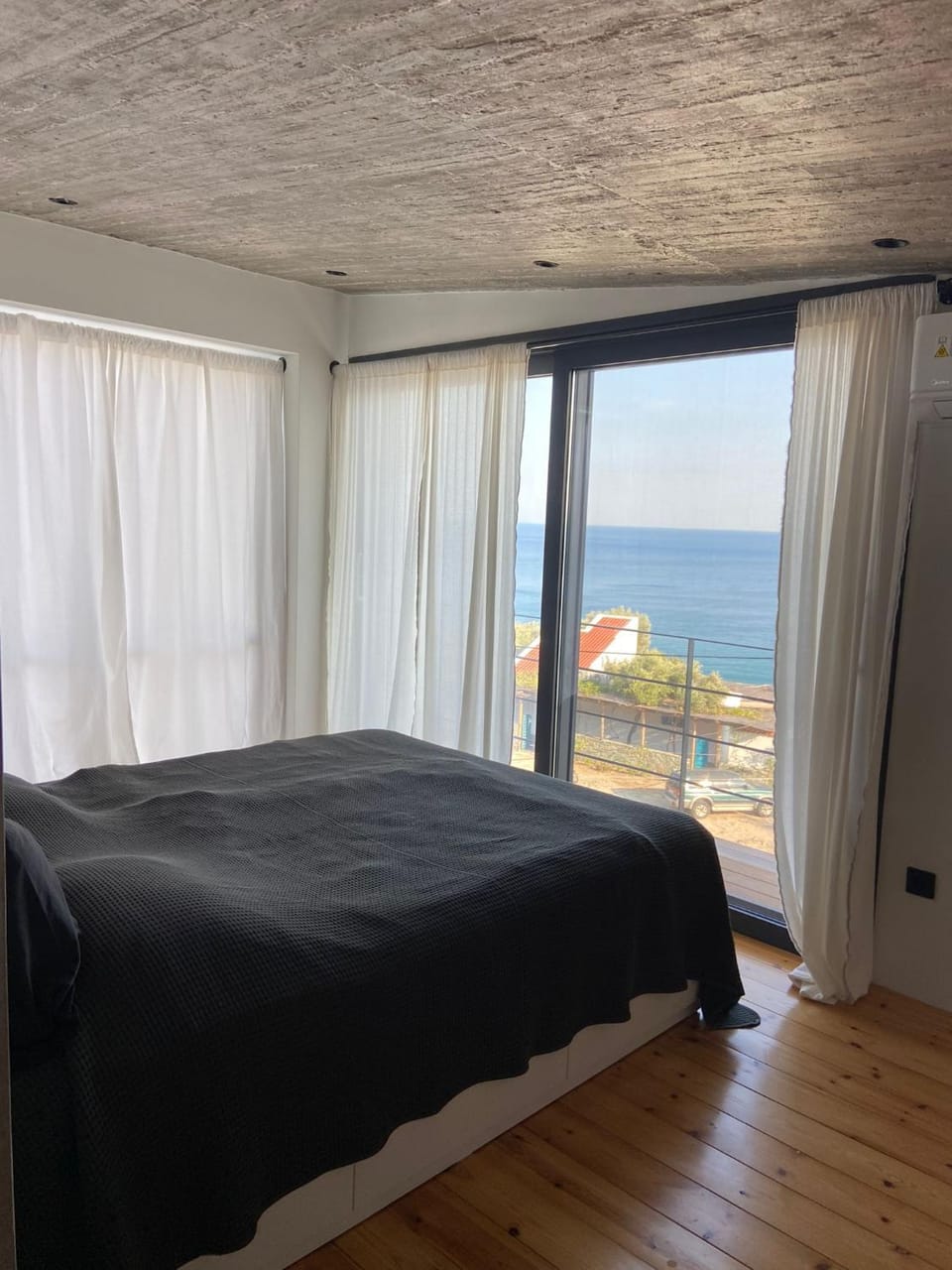 Bed, Bedroom, Sea view
