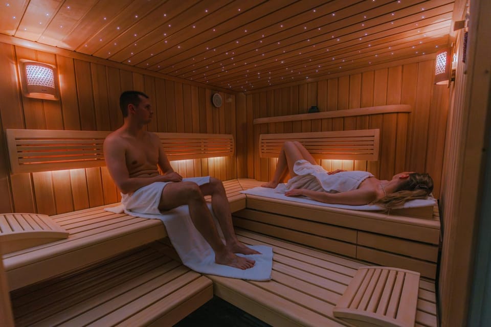 People, Sauna, Spa and wellness centre/facilities, group of guests