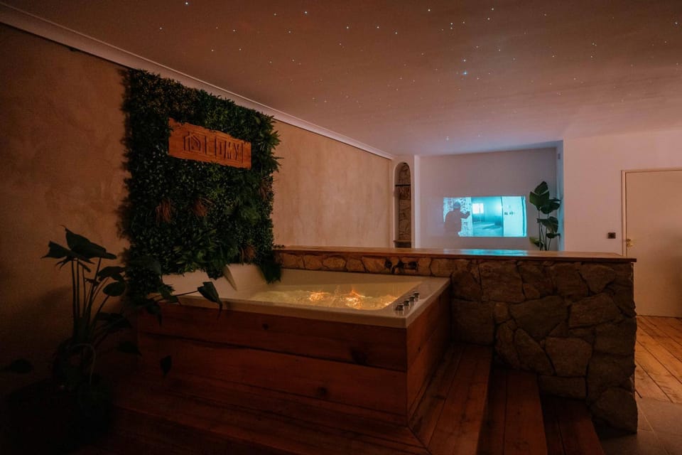 Hot Tub, TV and multimedia, Bath