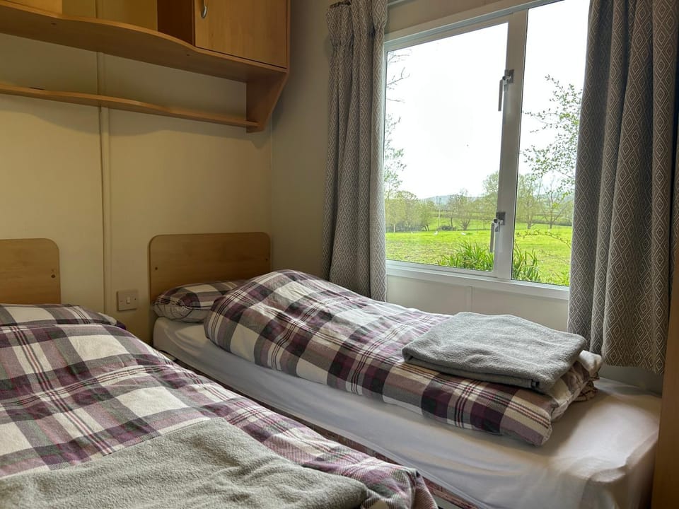 Strongate Orchard Farm stay Bridport Dorset- Jurassic Coast 10 min drive Chalet in West Dorset District