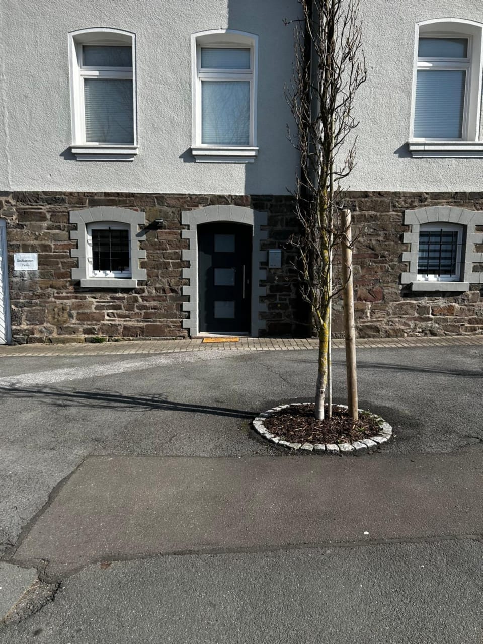 Facade/entrance, Parking