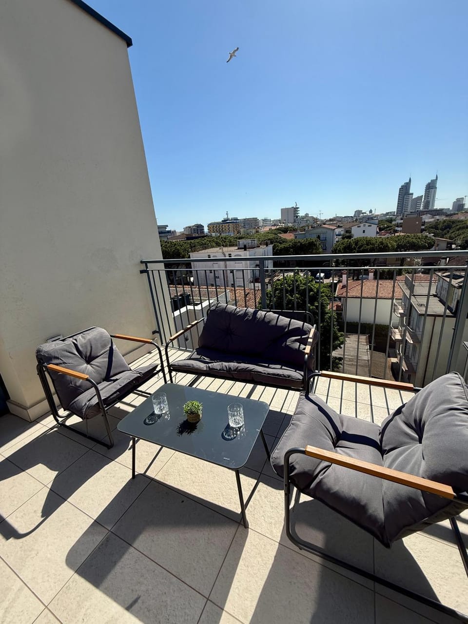 Property building, Balcony/Terrace, City view