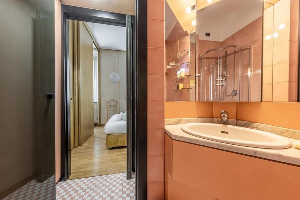 Bathroom, towels