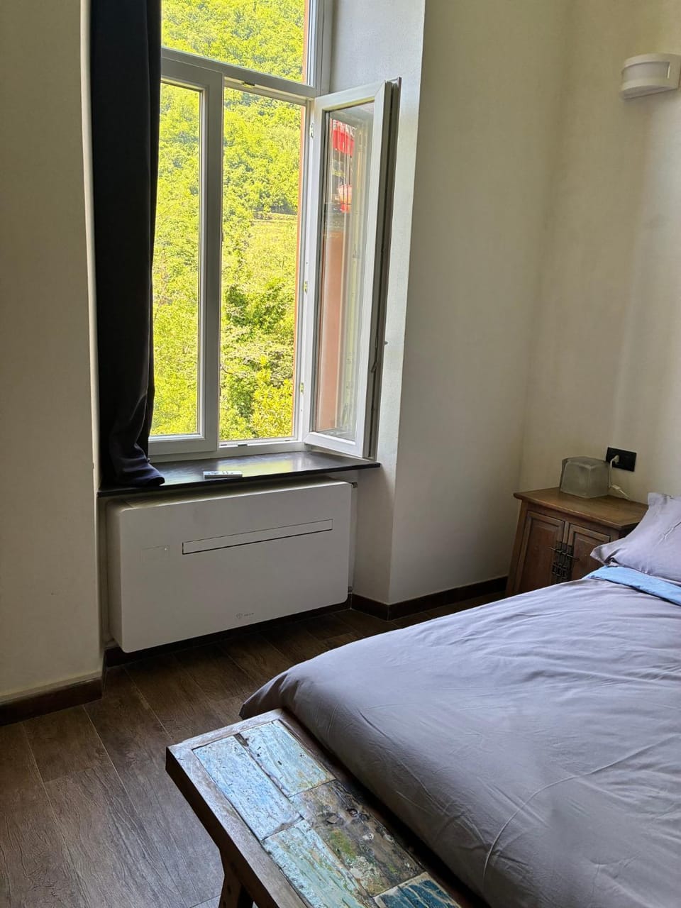 Bedroom, air conditioner