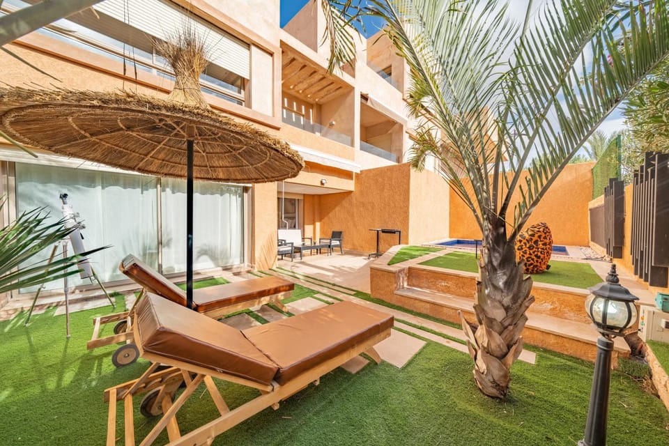 Patio, Day, Garden, Garden view, Pool view, Swimming pool, sunbed