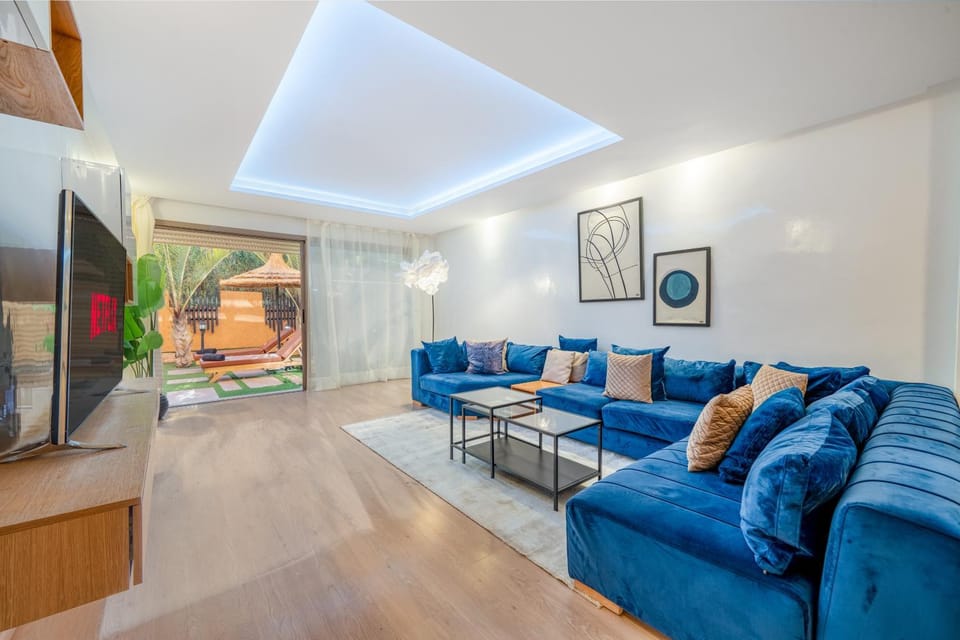 Communal lounge/ TV room, TV and multimedia, Living room, Seating area, Evening entertainment