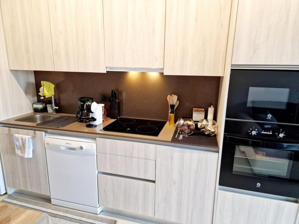 Coffee/tea facilities, Kitchen or kitchenette, dishwasher, oven, pet friendly, stove, toaster