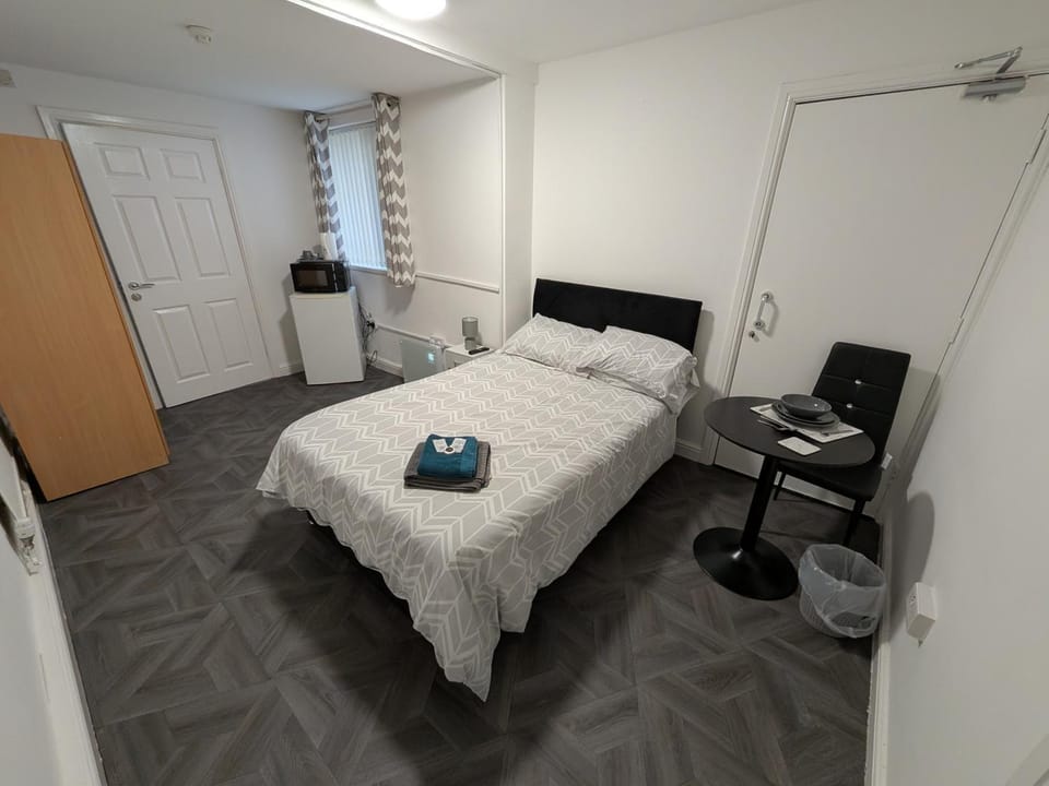 Tredegar Arms Budget Guesthouse For Walkers/Cyclists/Contractors/Traveler Bed and Breakfast in Wales