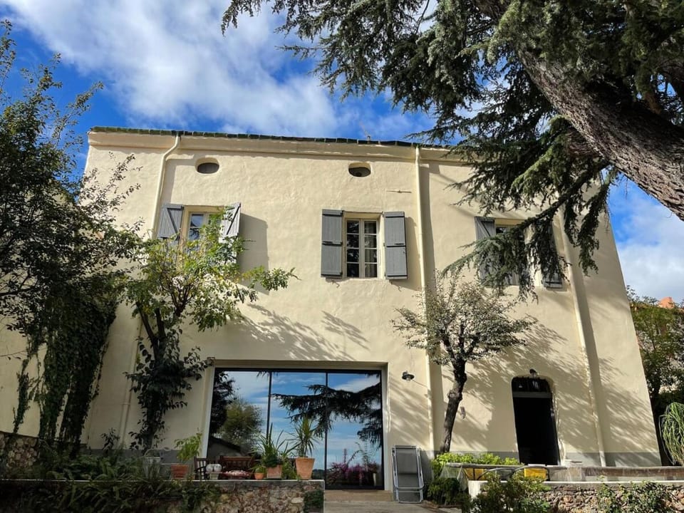 Property building, Spring, Day
