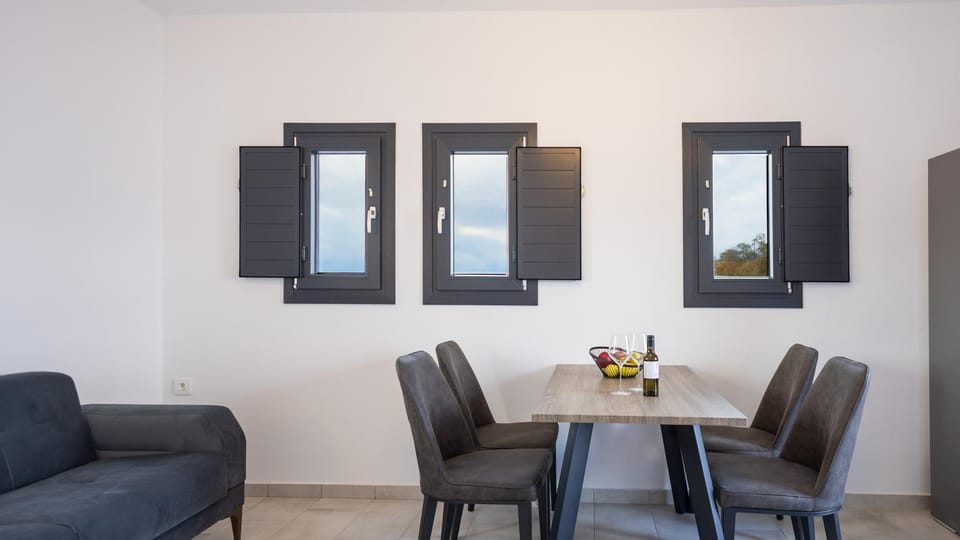 Enalion Houses Apartment in Oia