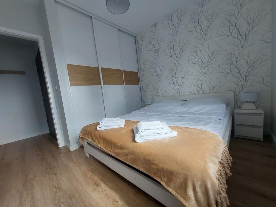 Bed, Bedroom, locker