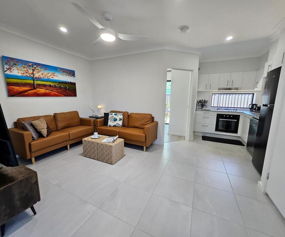 Kitchen or kitchenette, Living room, Seating area, oven, stove