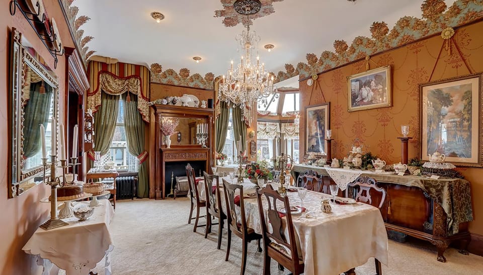 Dining area, Breakfast