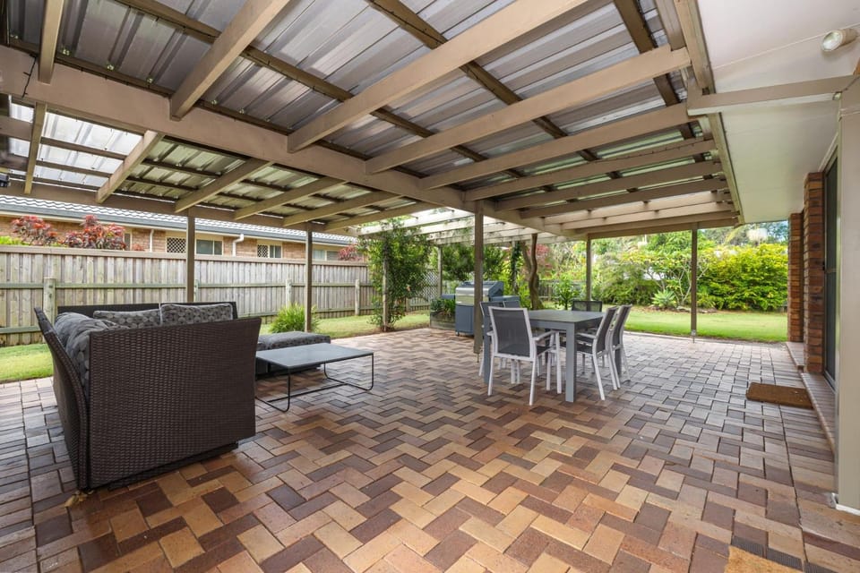 Patio, Spring, Day, BBQ facilities, Garden, Garden, View (from property/room), Balcony/Terrace, Seating area, Dining area, Garden view