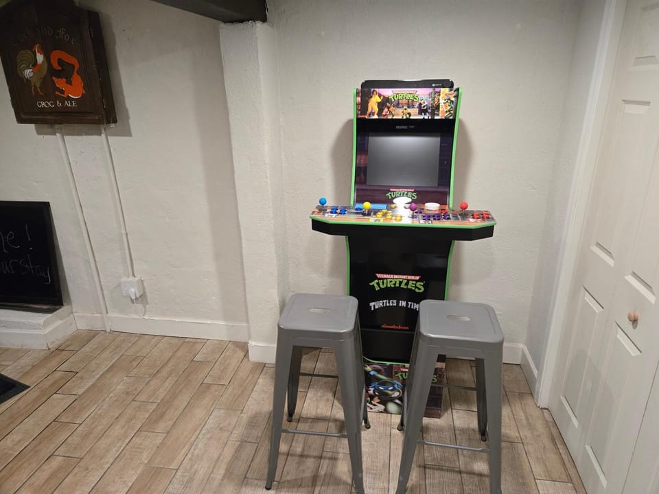 Game Room, Evening entertainment