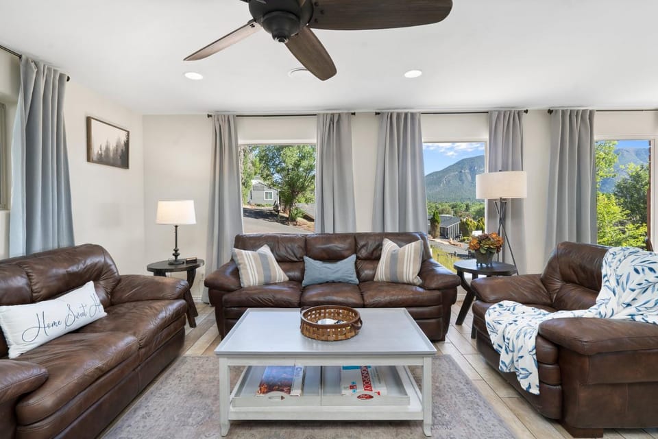 Natural landscape, TV and multimedia, Living room, Seating area, Mountain view
