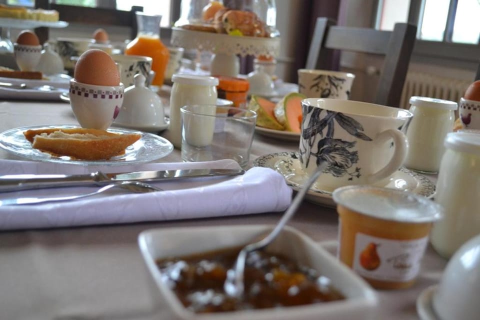 Dining area, Continental breakfast