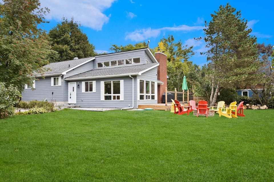 PRIVATE COTTAGE GETAWAY On LAKE SIMCOE House in Kawartha Lakes
