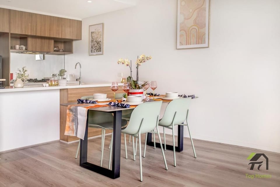 Vivid home in North Ryde Apartment in Sydney