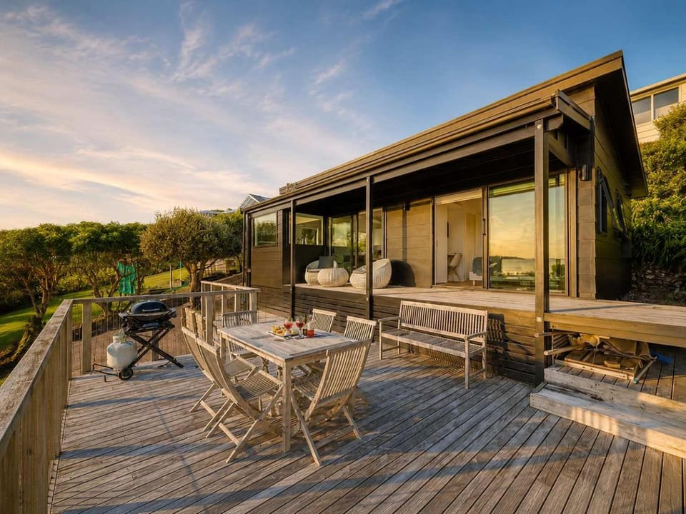 Black Cottage - Stay Waiheke House in Auckland Region