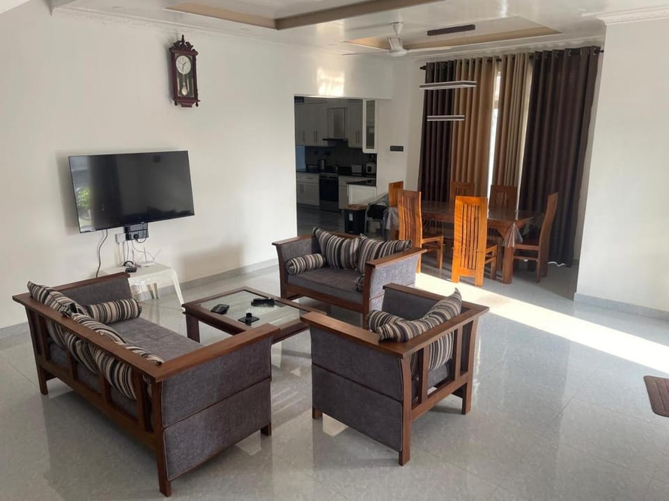 Neth Villa! Villa in Negombo