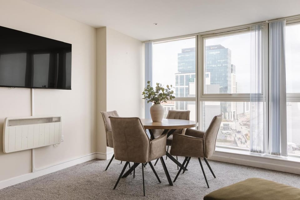 TV and multimedia, Living room, Dining area