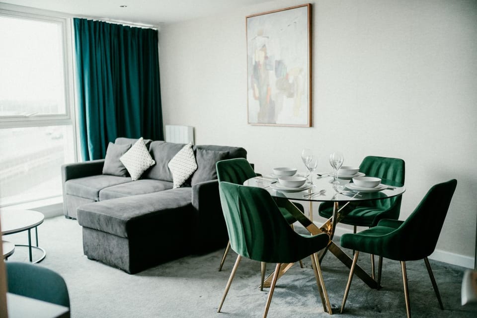Living room, Dining area