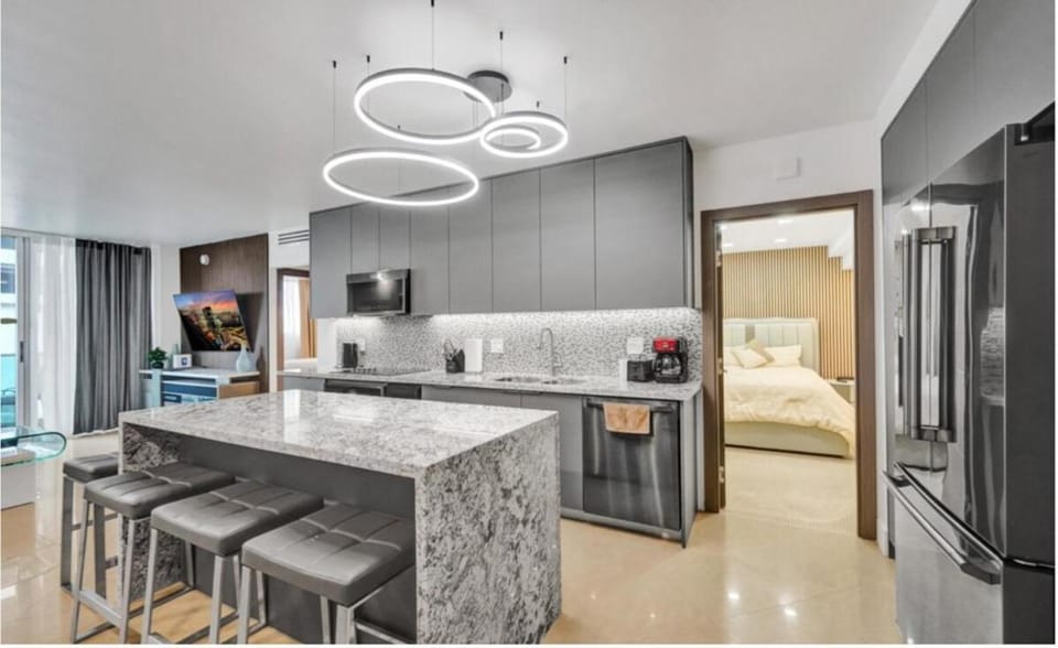 Luxury Oceanfront 2 Bedroom ON THE BEACH 3 FLOOR Apartment in Hollywood Beach