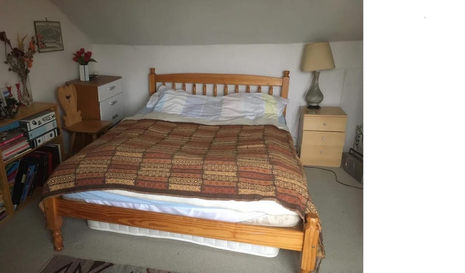 Private attic in Georgian townhouse with free parking Vacation rental in Royal Leamington Spa