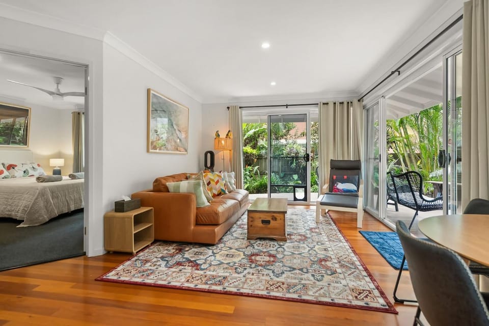 Kookaburra Beachside Apartment - 176 Alcorn Street, Suffolk Park Apartment in New South Wales