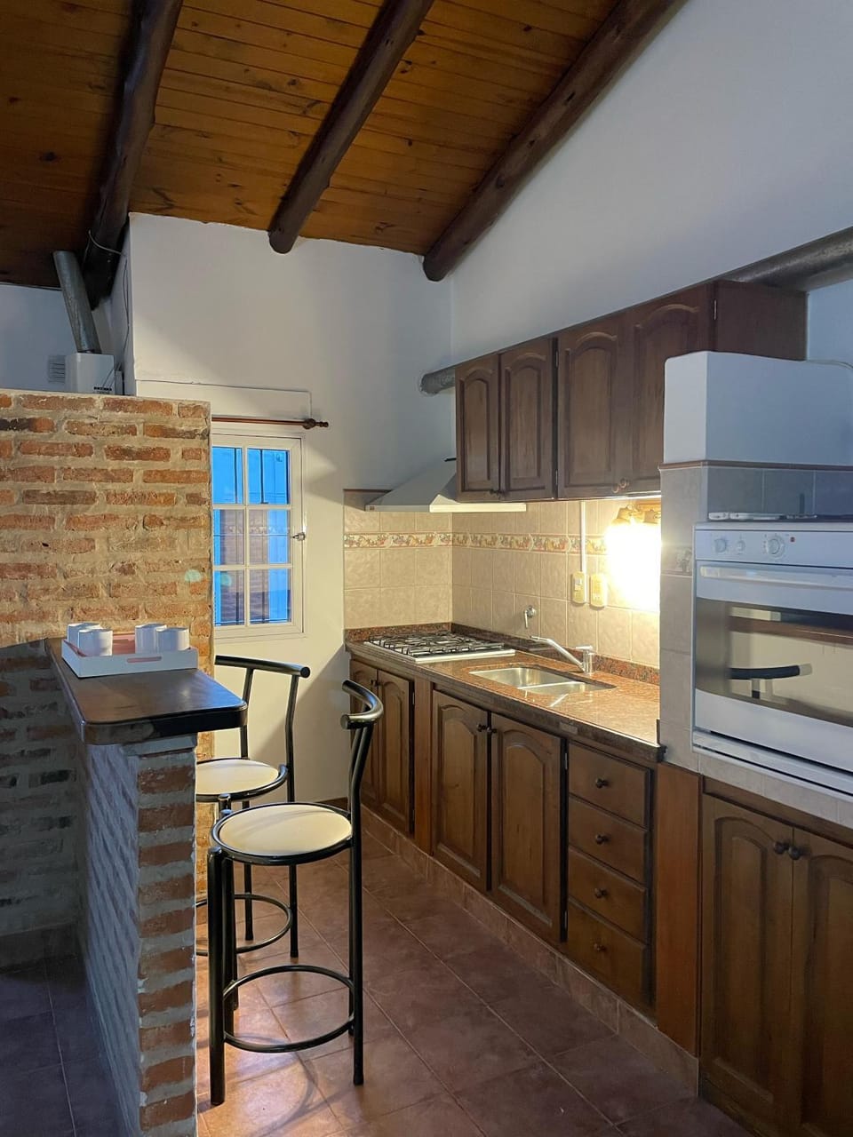 Kitchen or kitchenette, Dining area, stove