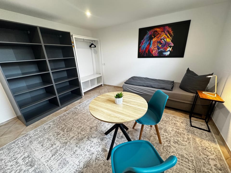 120m² Apartment nahe A1 - 4 Schlafzimmern - 2 Bäder - Parkplatz, WLAN Apartment in Schleswig-Holstein