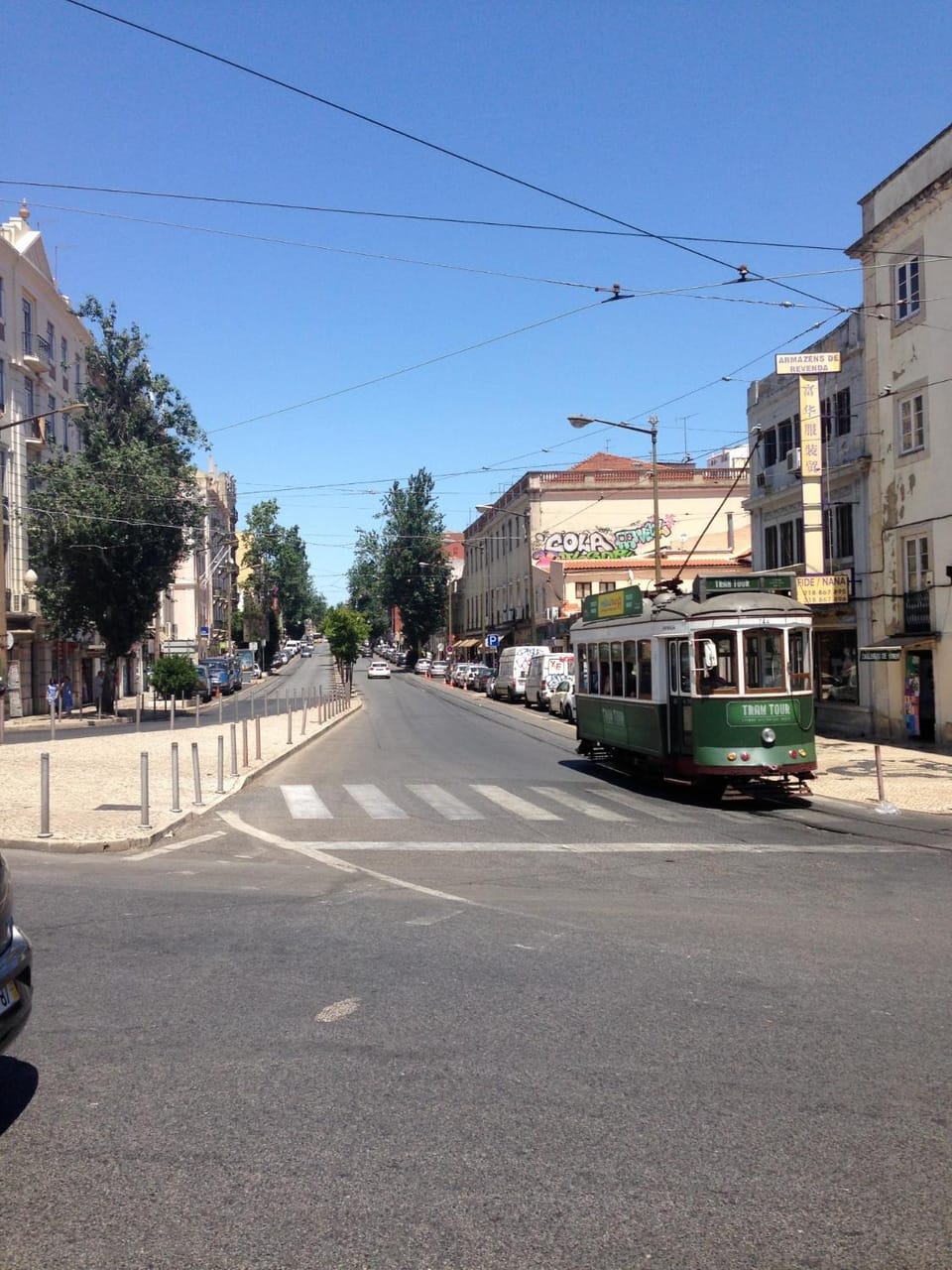 Neighbourhood, Location