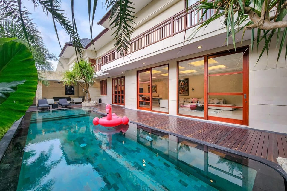 Property building, Pool view, Swimming pool, Swimming pool