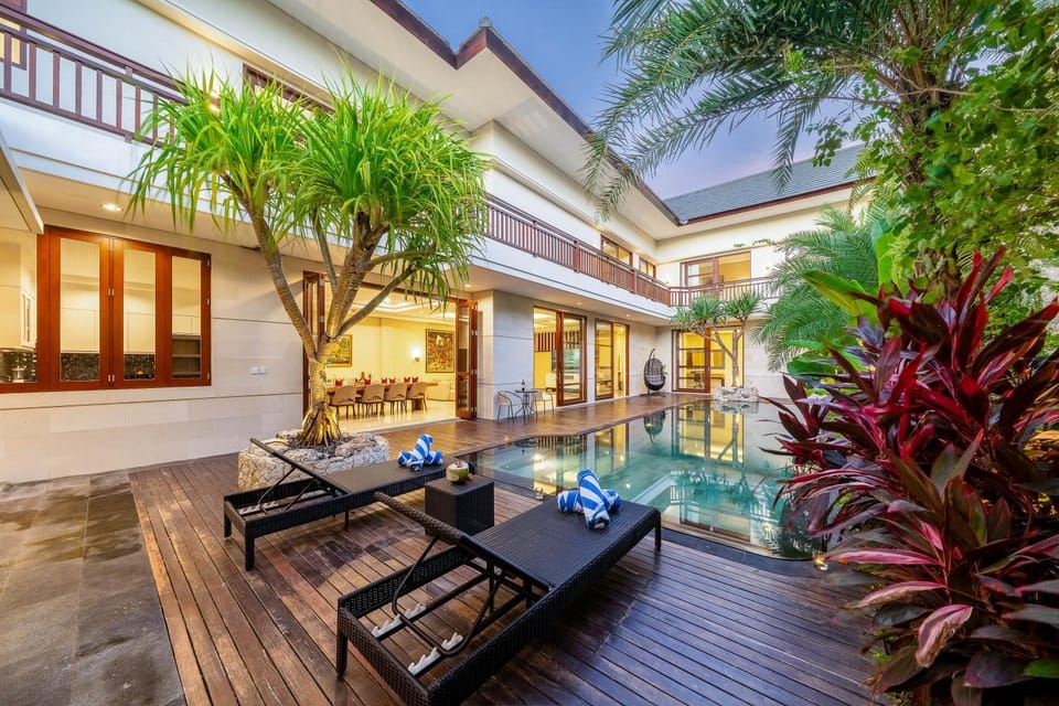 Property building, Swimming pool